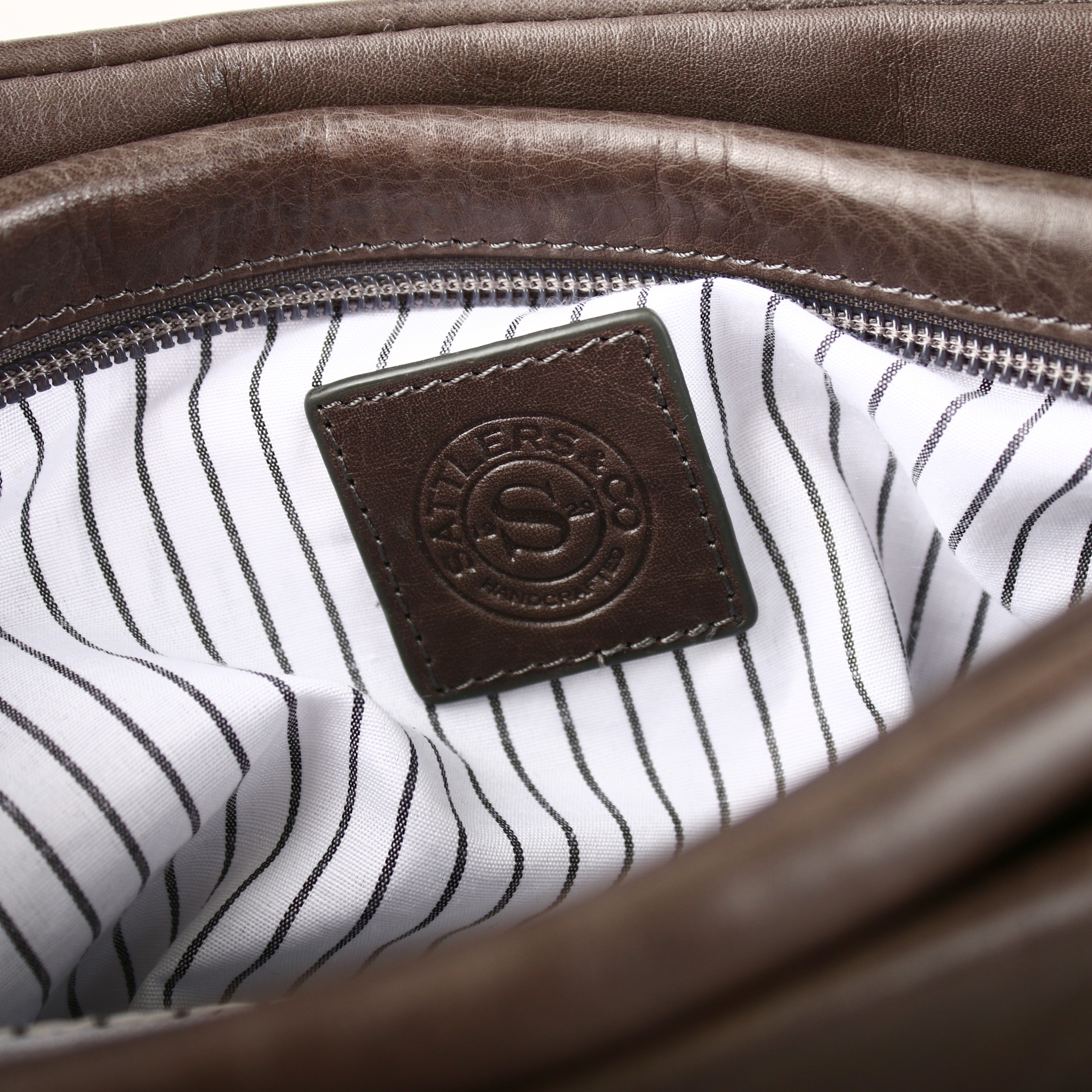 Sattlers & Co. Umhängetasche Kayana Jacarero grey