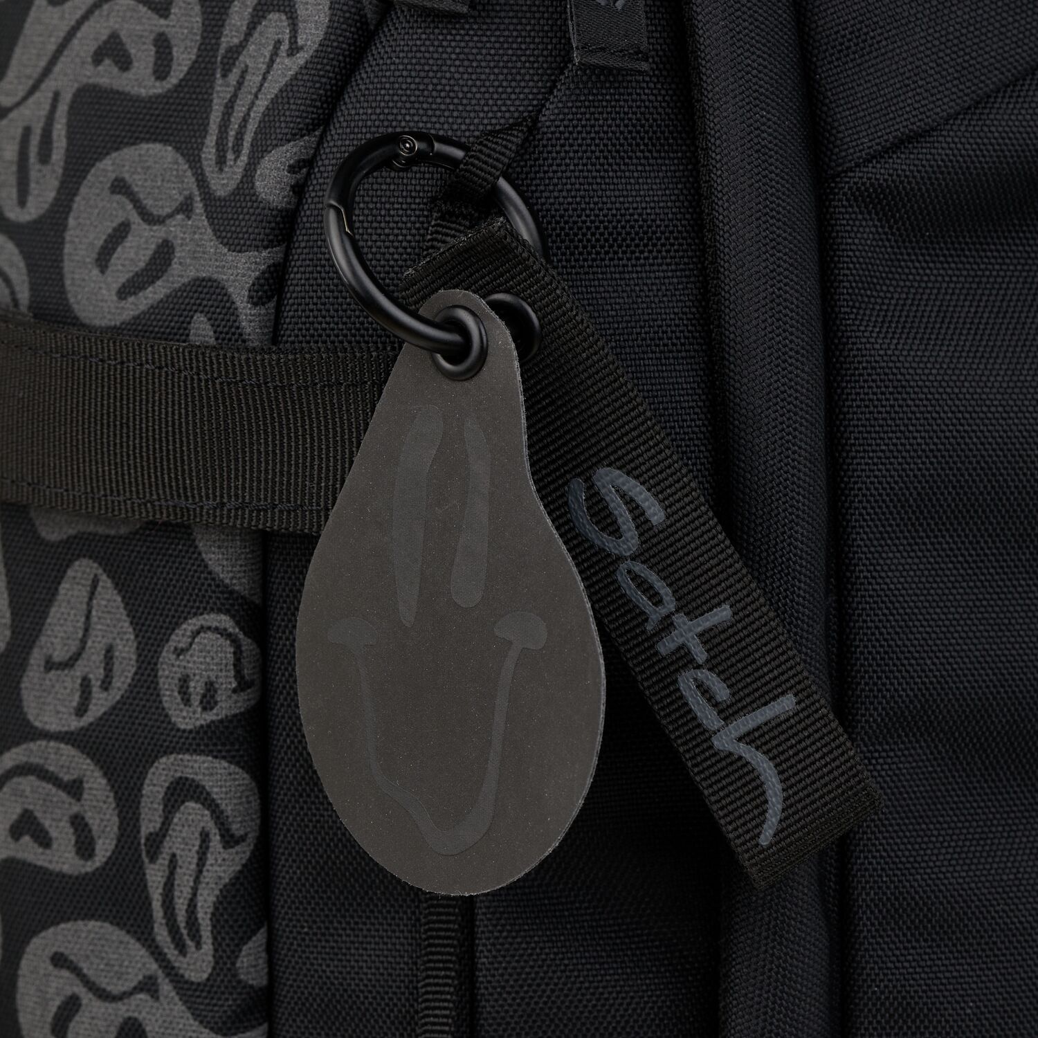 Satch Pack Schulrucksack-Set Blurry Faces Edition 2025 Satch Pack Schulrucksack-Set Blurry Faces Edition 2025