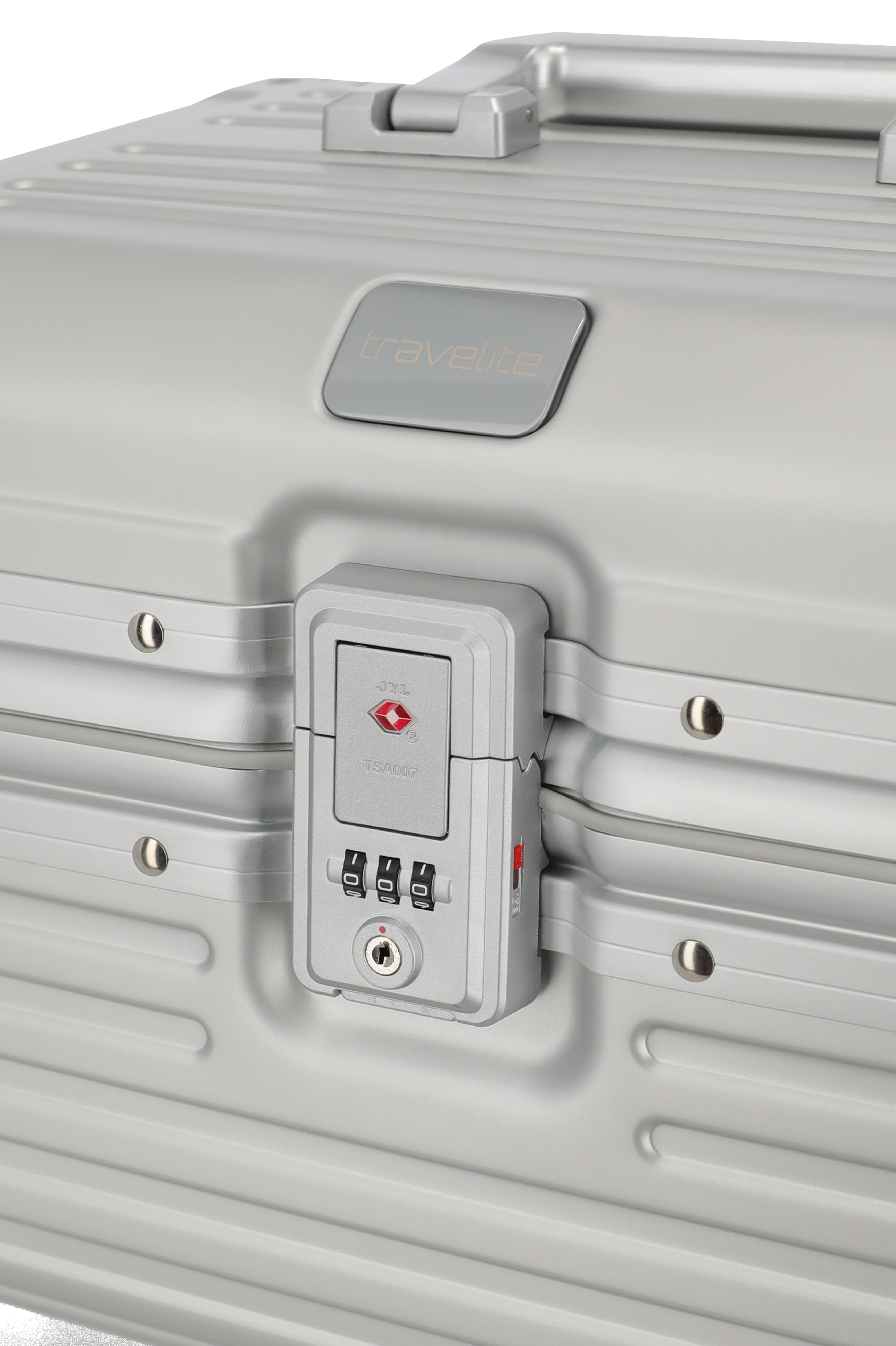Travelite Next Aluminium Beautycase silber 