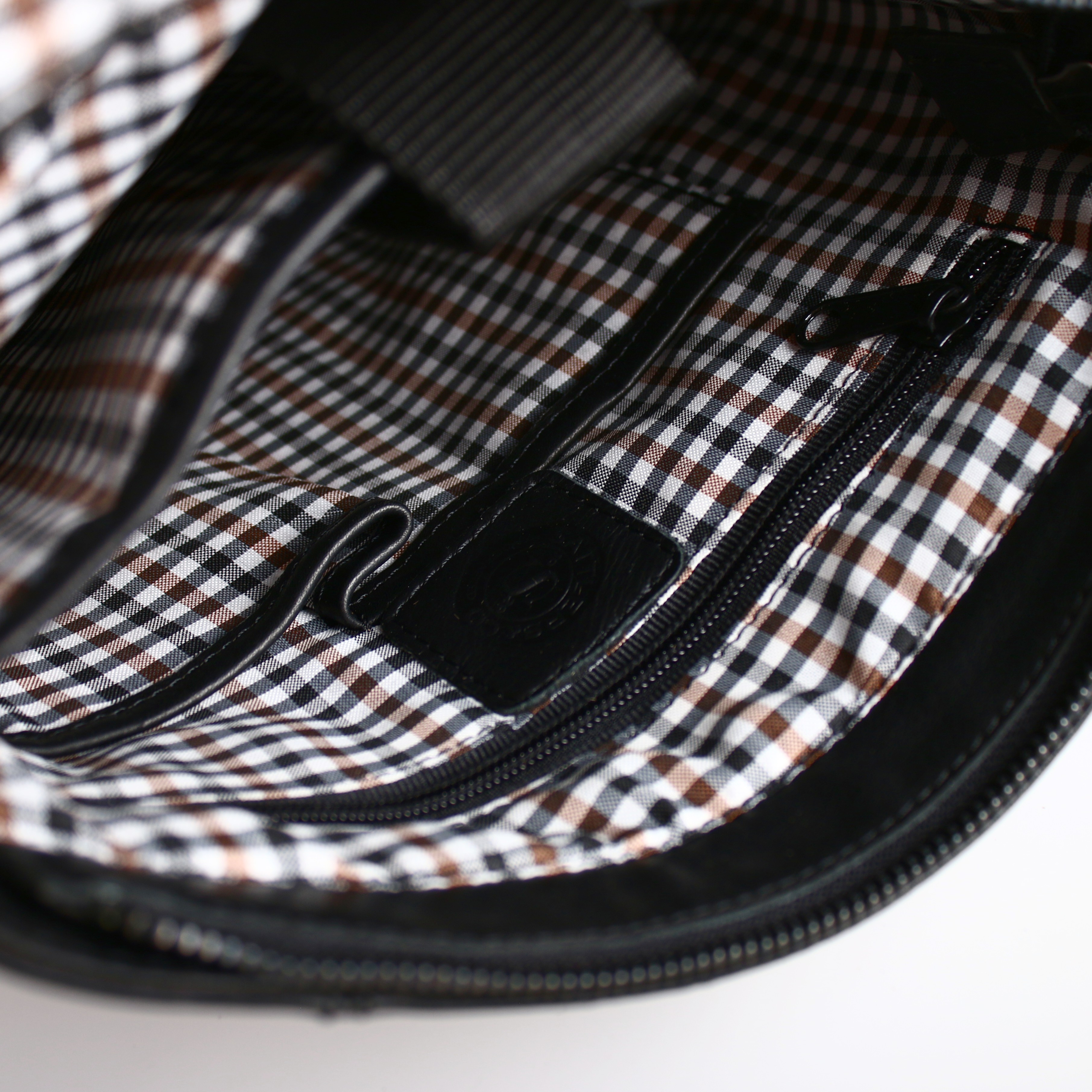 Sattlers & Co. Umhängetasche The Changee Urmet black