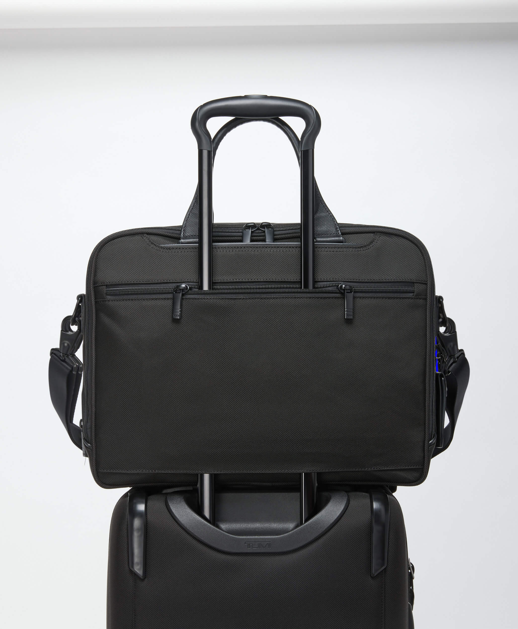 TUMI Alpha 4 Medium 15" Aktentasche black