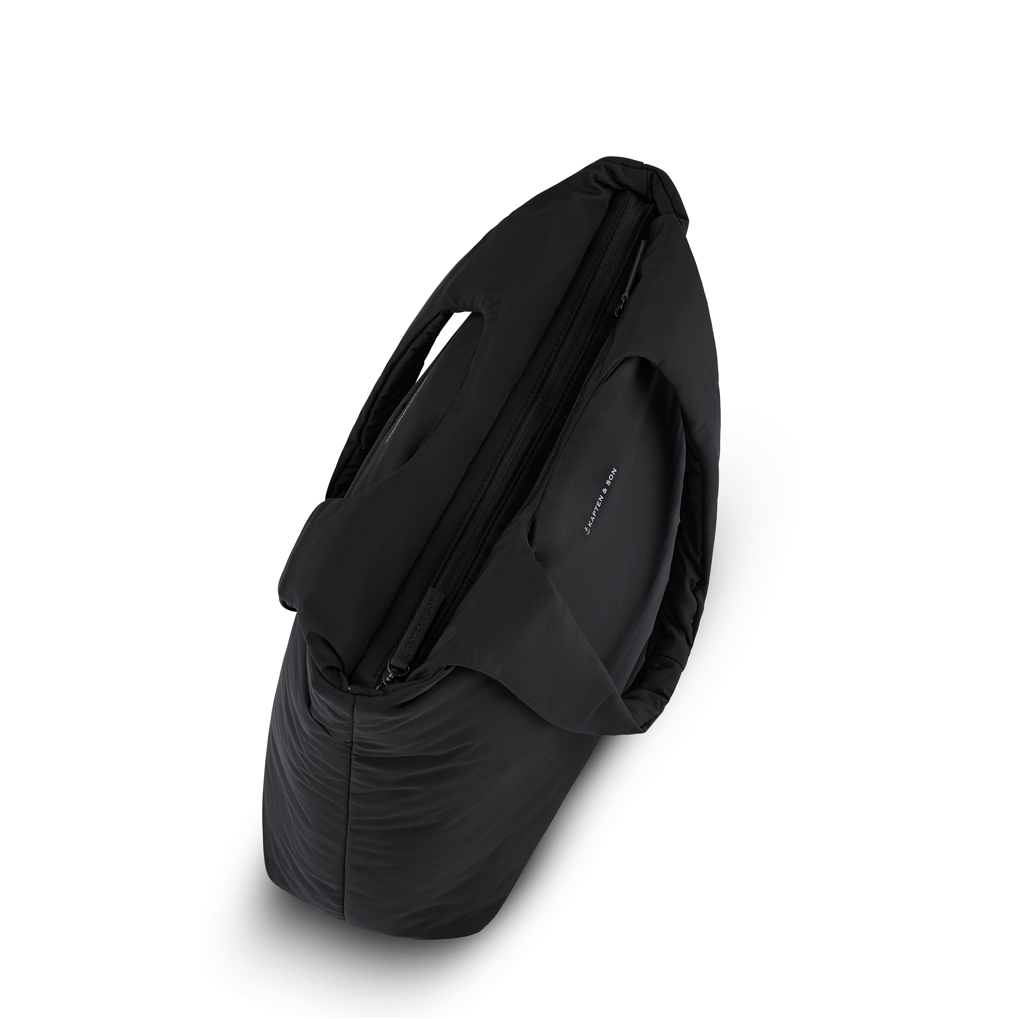 Kapten & Son Skara Cloud Shopper All Black Kapten & Son Skara Cloud Shopper All Black