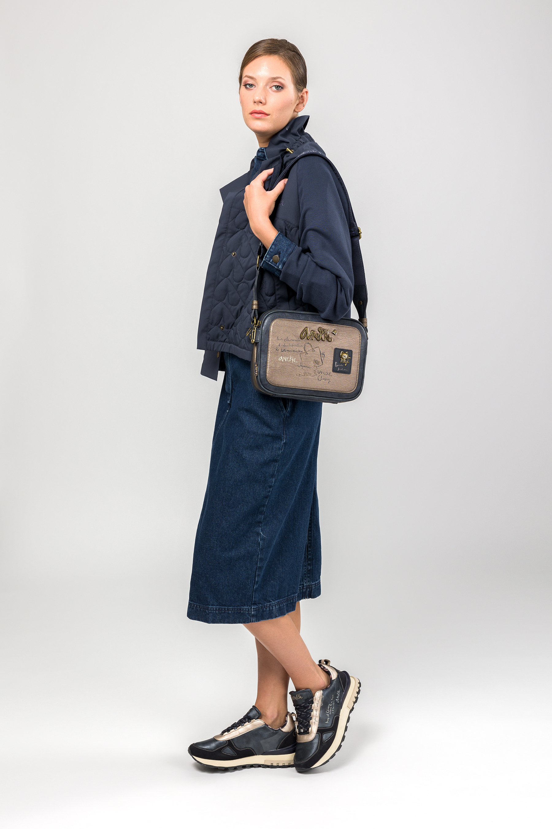 Anekke Umhängetasche mit 3 Fächern Boutique Anekke Umhängetasche mit 3 Fächern Boutique