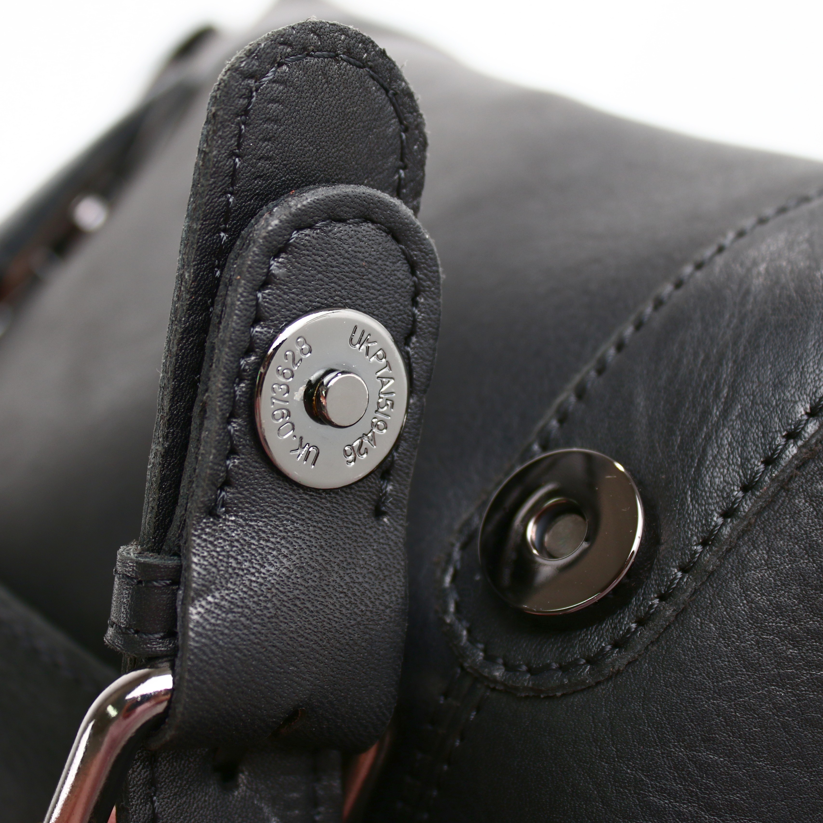 Sattlers & Co. Umhängetasche The Changee Urmet black
